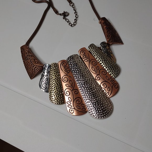 22 Inch Multi Tone Statement Necklace - Picture 2 of 8